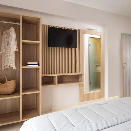 Aparthotel House Kostas On The