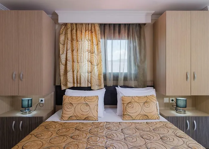 Aparthotel House Kostas On The *